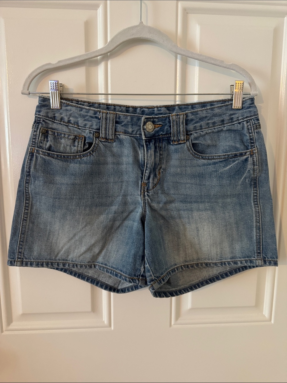 Gap Classic High-Rise Denim Shorts - Light Blue Size 6/28